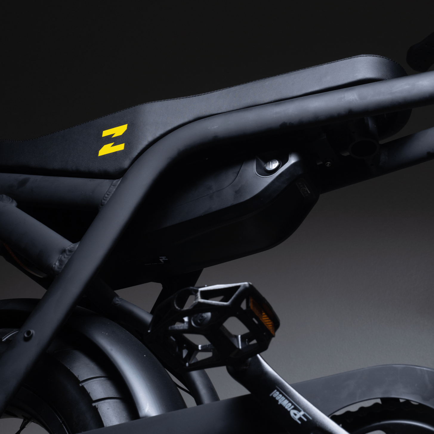 ZEUS BIKES E Bike BOLT Matte Black